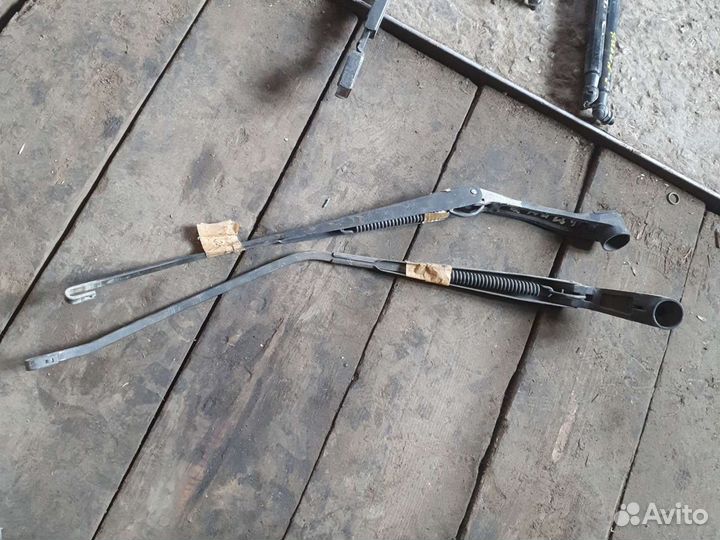 Поводок дворника Mitsubishi Lancer 9