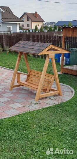 Садовые качели из дерева