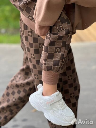 Детский спортивный костюм