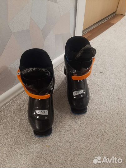 Горнолыжные ботинки детские