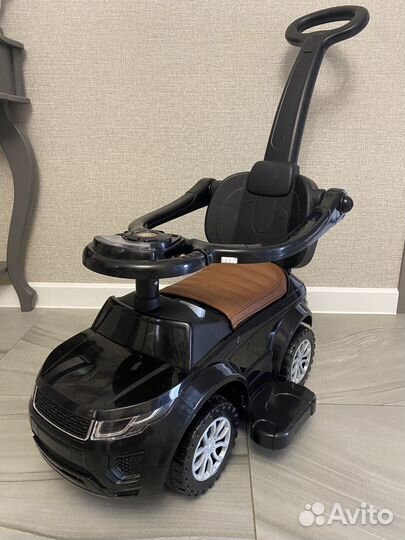 Машинка каталка толокар с ручкой