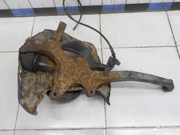 Кулак поворотный передний левый W210 E-Klasse 1995