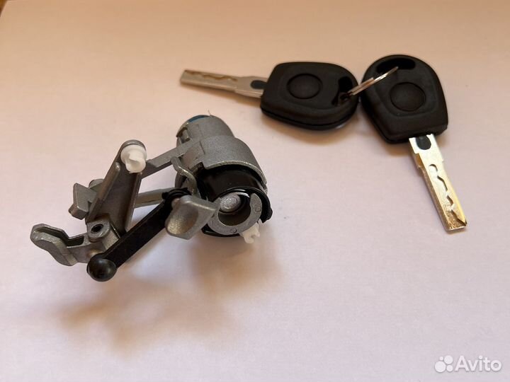 Личинка замка багажника VW Golf 4