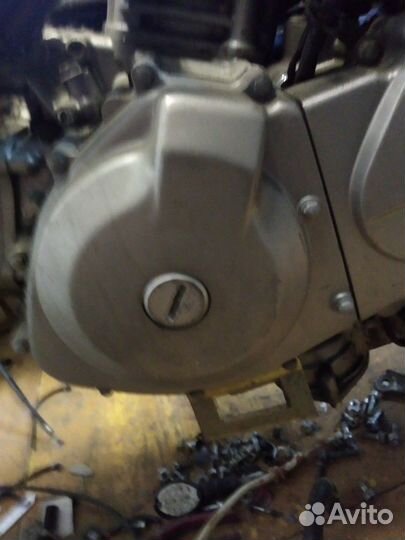 Крышка мотора левая Hyosung