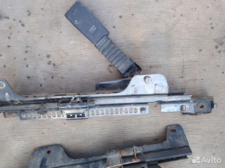 Салазки передних сидений Daewoo Nexia