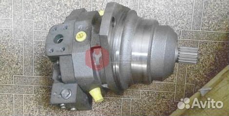 Мотор хода Hyundai R520LC-9A xkah-01558