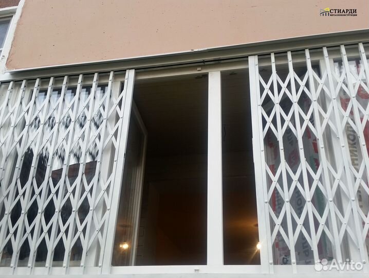 Решетка металлическая раздвижная