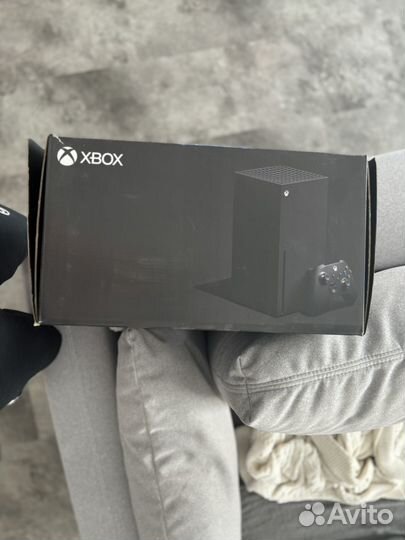 Xbox series х 1tb + 2 джостика