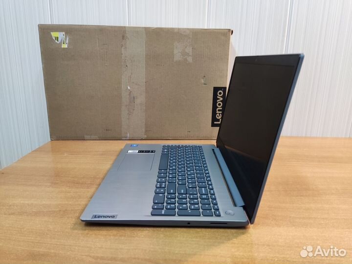 Новый ноутбук Lenovo Silver intel/nwmessd/1TB/15.6