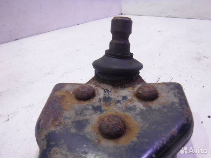 Рычаг передний правый нижний A6393300910