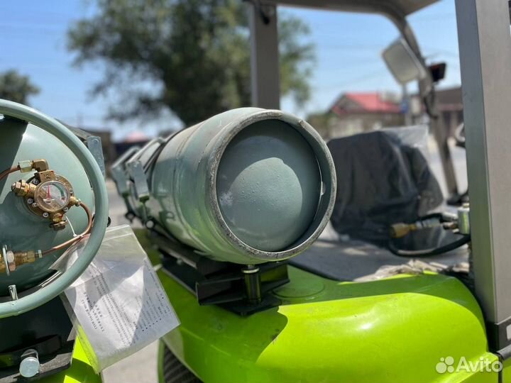 Вилочный погрузчик Zoomlion FL25, 2023