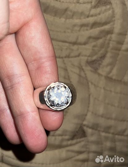 Серебряное кольцо с камнем