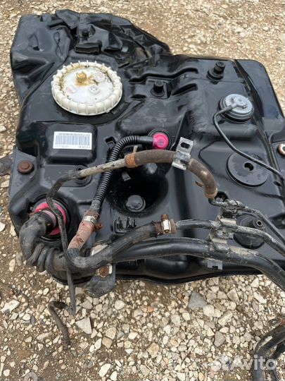 Lexus RX4 Горловина бака 3.5 4WD