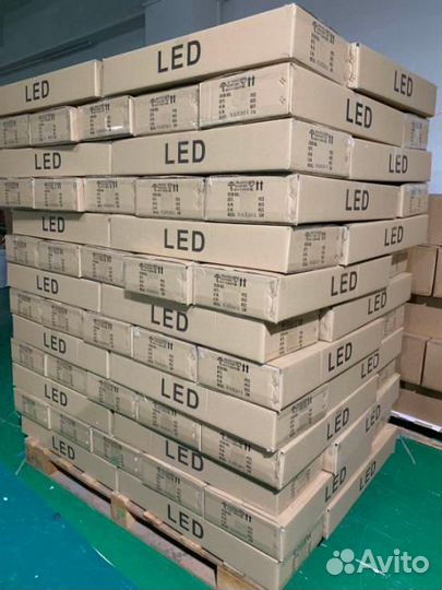 Фонарь светодиодный уличный консольный (на столб)