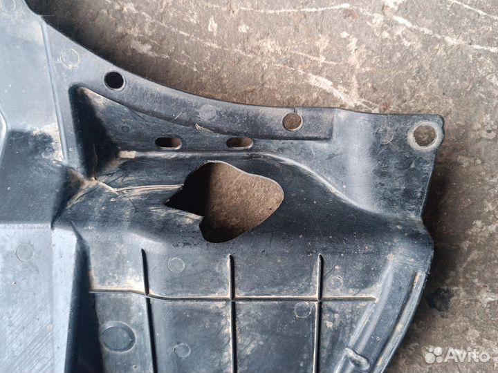 Пыльники моторного отсека mitsubishi outlander 1