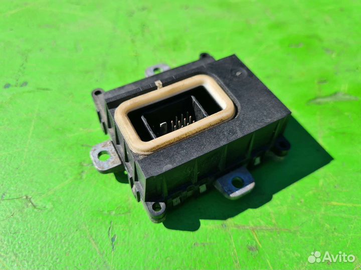 Блок управления фарой Volvo XC70