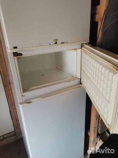 Продаю холодильник
