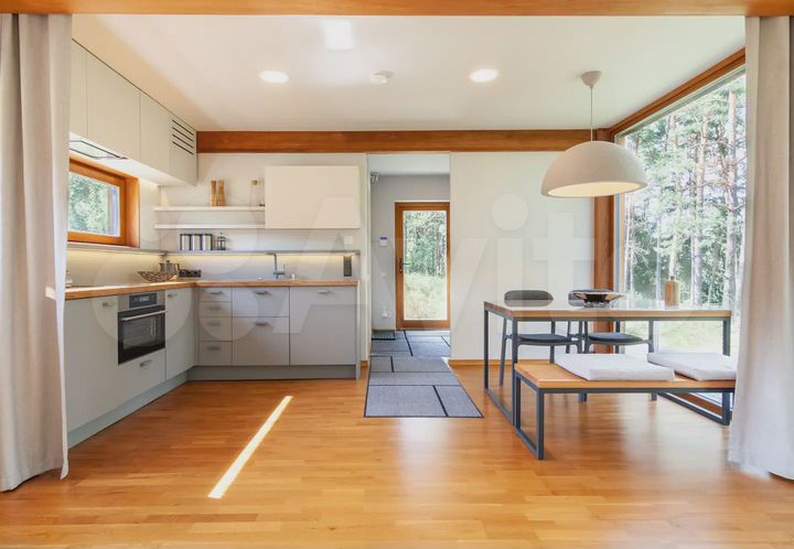 Коттедж 180 м² на участке 8 сот.