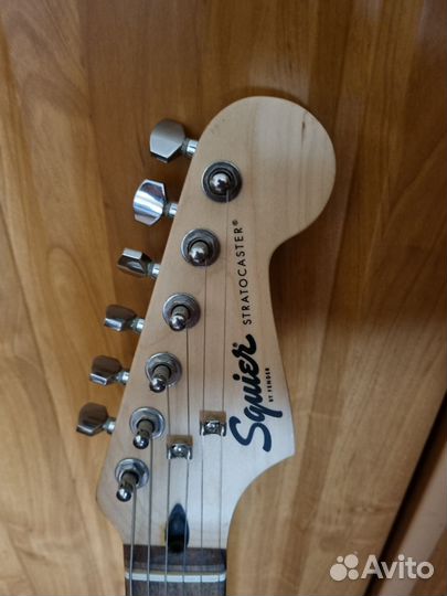 Электрогитара Fender Squier Stratocaster HSS