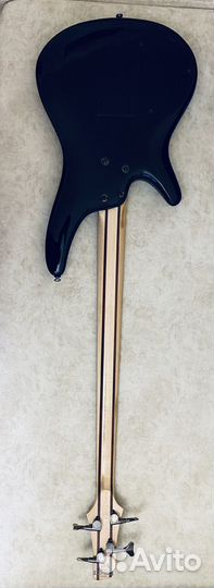 Бас гитара ibanez SR300