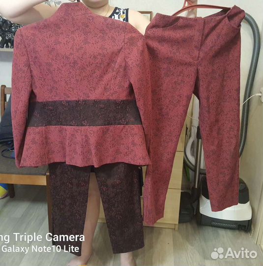 Брючный костюм женский