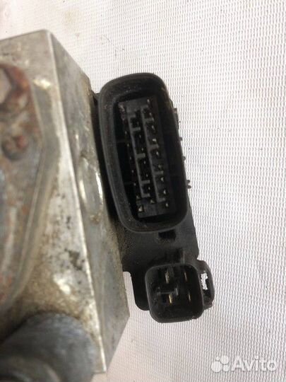 Блок ABS (насос) Mitsubishi Pajero Sport