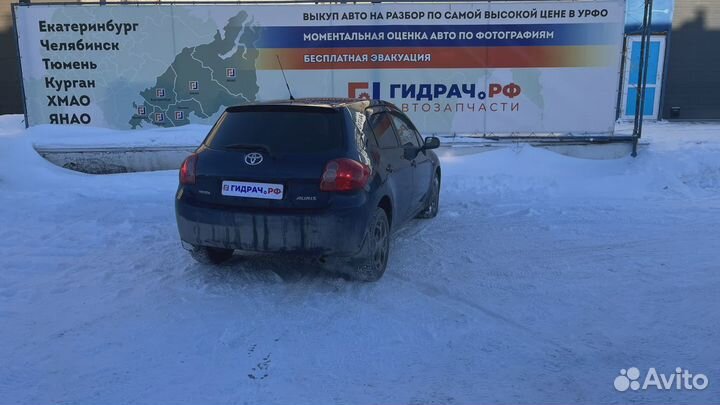 Пыльник двигателя нижний правый Toyota Auris (E150