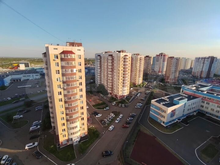 3-к. квартира, 81 м², 2/14 эт.