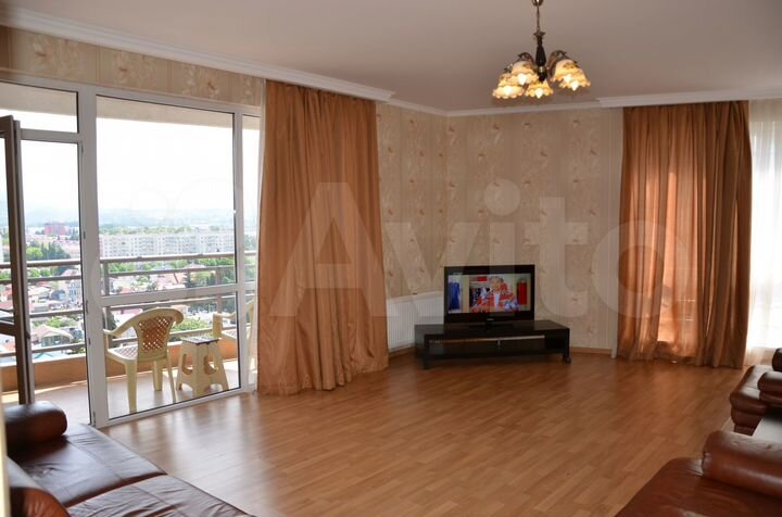 3-к. квартира, 120 м², 14/16 эт.