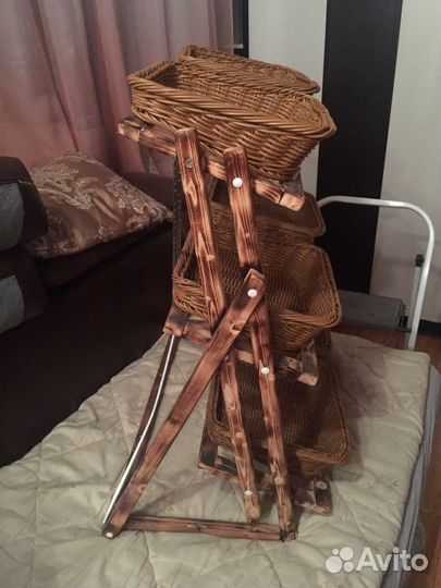 Декоративная трехярусная полка