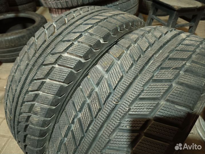 Accelera 651 215/60 R16