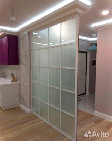 Стеклянная перегородка