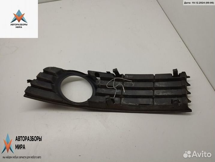 Заглушка (решетка) в бампер Audi A4 B6 2003