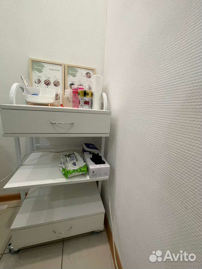 Столик для косметолога