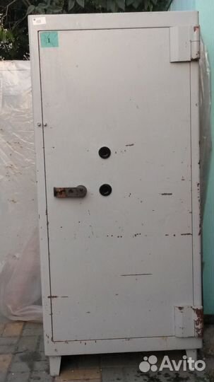 Продам сейф