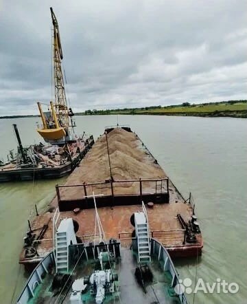 Перевозки водным транспортом баржи