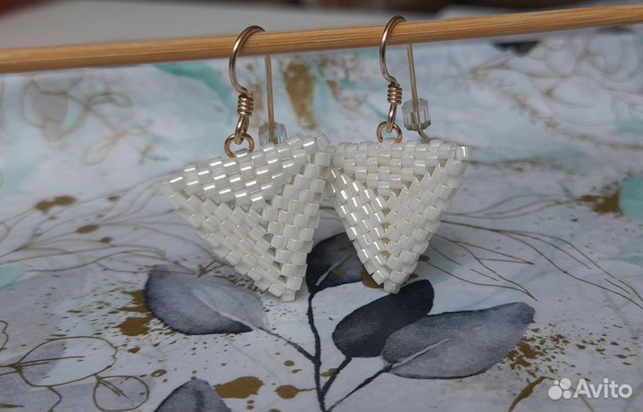 Серьги треугольники из бисера