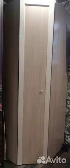 Угловой шкаф