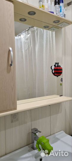 Зеркало для ванной со шкафчиком