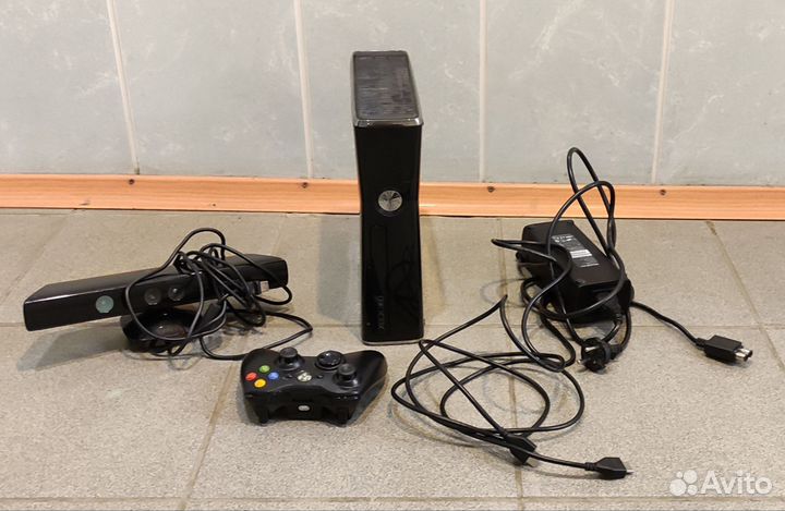 Xbox 360S (195 игр+kinect)