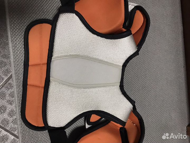 Нагрудник хоккейный