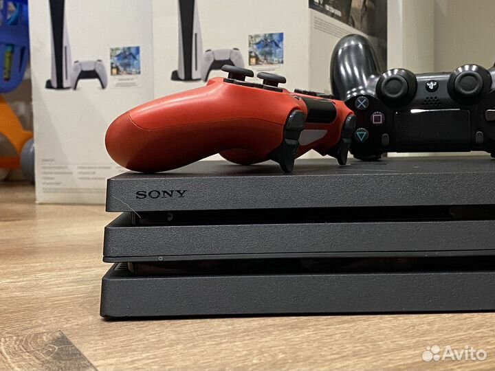 Sony PS4 Pro 1TB 2 Джойстика