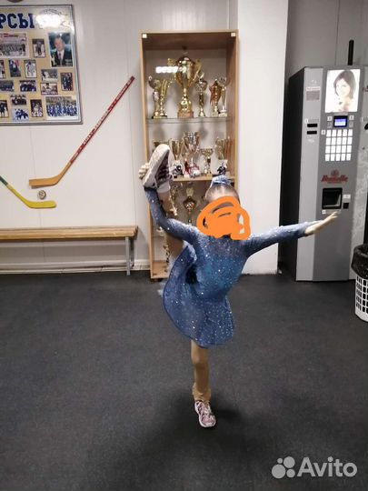 Платьедля выступлений по фигурному катанию