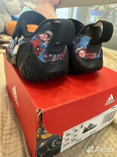 Кроссовки adidas 19 marvel