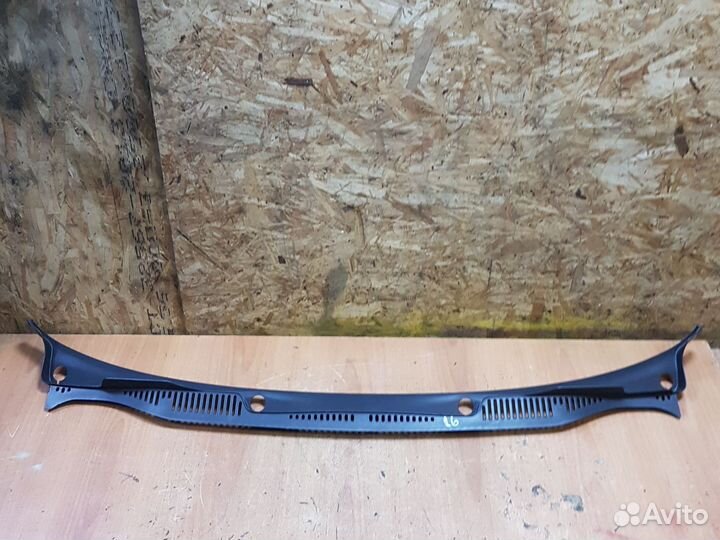 Водоотводящий щиток (жабо) VW caddy/touran 04-19г