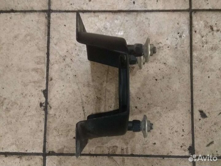 Крепление запасного колеса Niva Chevrolet