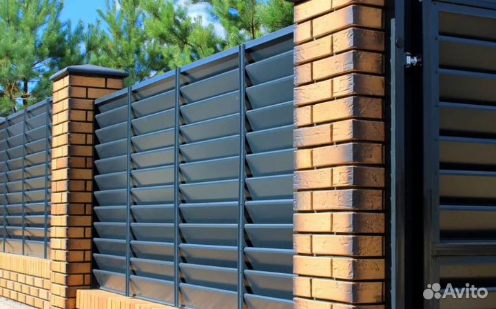 Забор из евроштакетника с гарантией под ключ