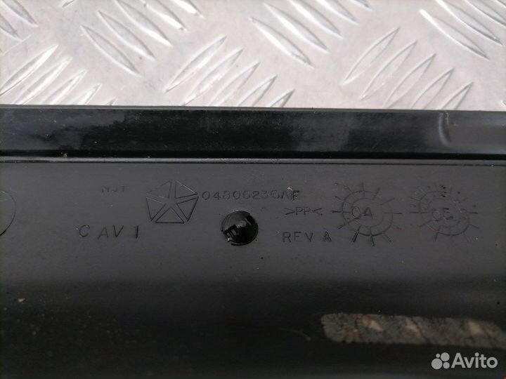 Воздуховод (наружный) для Chrysler 300C 1