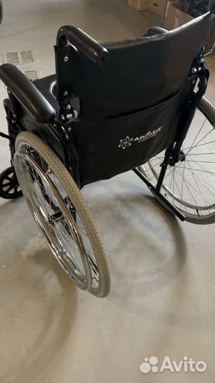 Коляска инвалидная с санитарным оснащением armed