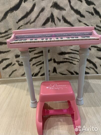 Детское музыкальное пианино